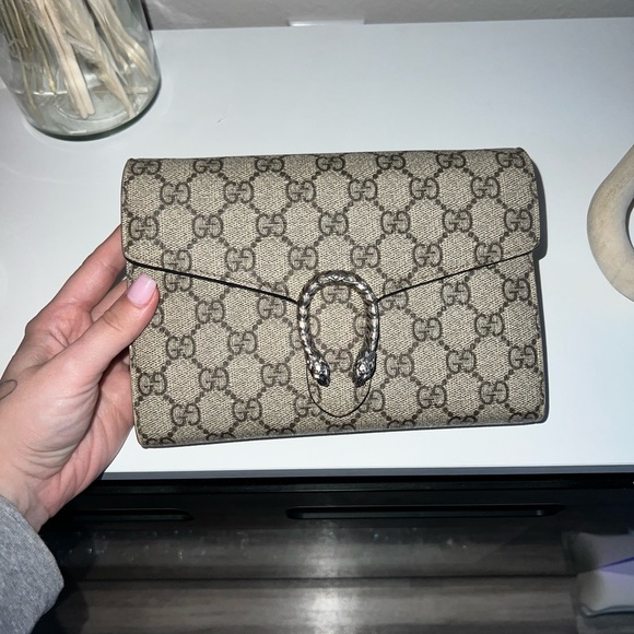 Gucci Dionysus GG Supreme Wallet on Chain - Picture 2 of 4